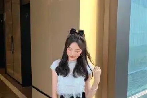 他是著名演员总演坏蛋导致57岁才结婚妻子至今都没有露过面 他是著名演员总演坏蛋导致57岁才结婚妻子至今都没有露过面