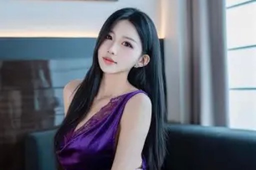 女星超大牌排场惹热议与男助理亲密举动引全网吵翻 女星超大牌排场惹热议与男助理亲密举动引全网吵翻